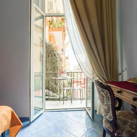 Le Stanze Dei Mille Bed and Breakfast Νάπολη
